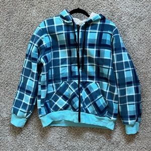 Super soft and cozy blue plaid fleece sweater jacket, Size XL
